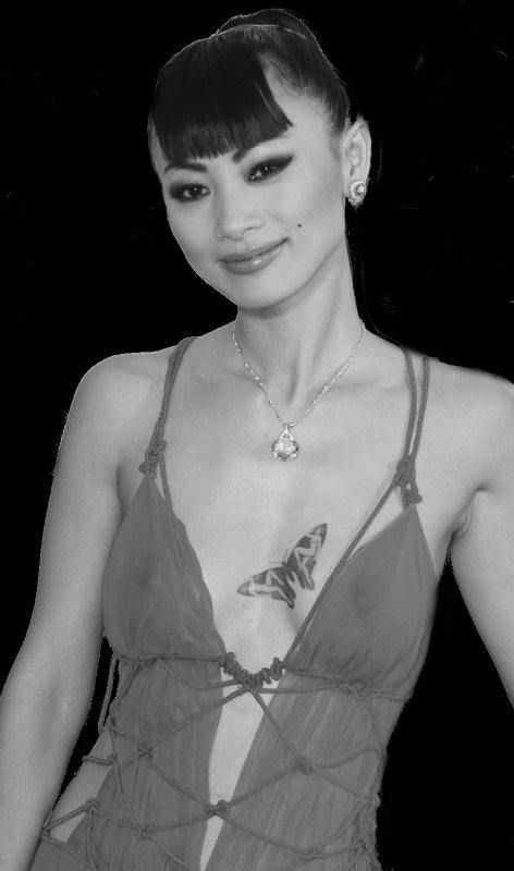 The beautiful chinese actress Bai Ling is wearing a stunning red dress, very revealing and exposing more than hiding her nice body (and of course her nipples, you start to know BAI Ling now, it seems she really enjoy this. Did it make her famous?)